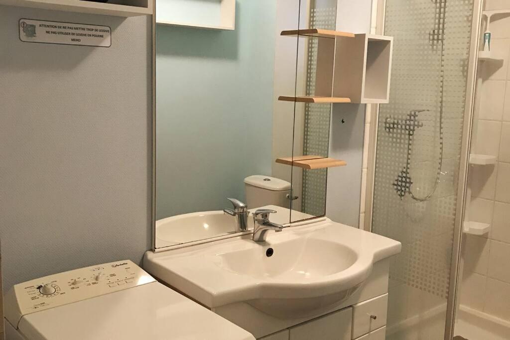 T2 Meuble Pour Curistes, Vacanciers Et Stagiaires โรชฟอร์ ภายนอก รูปภาพ